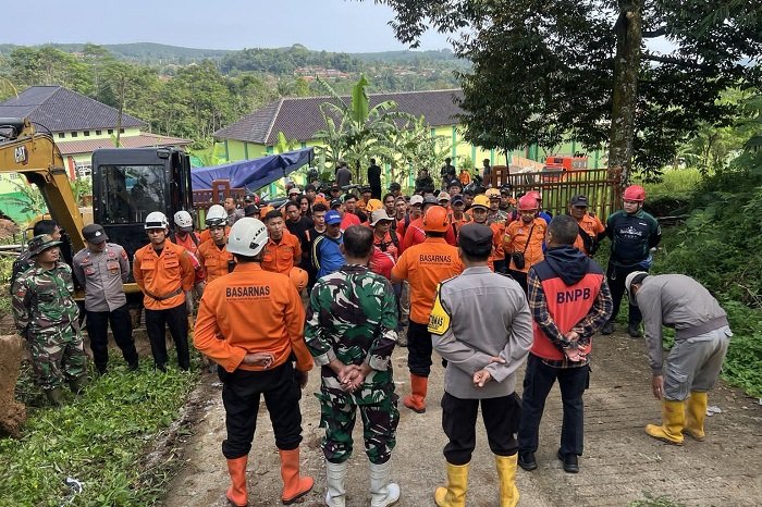  SAR gabungan masih terus berupaya melakukan penanganan serta mencari satu korban hilang akibat longsor yang terjadi di Kabupaten Subang, Jawa Barat. (BPBD Kabupaten Subang)