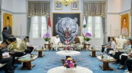 Gubernur Jawa Barat Dedi Mulyadi menerima kunjungan Wakil Duta Besar Inggris untuk Indonesia dan Timor Leste Matthew Downing di Bale Pakuan Bandung, Kota Bandung, Jumat (16/5/2025).(Foto: Dok.Biro Adpim Jabar)
