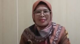Hj Wiwi telah 37 tahun bekerja selaku perangkat Desa Cinanjung Sumedang ( Dok.Hallojabar.com / Dody Nsh )
