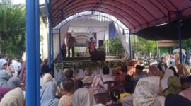 Acara digelar di lapangan sekolah SD Negeri Cimanuk dimeriahkan oleh penampilan Kreasi seni anak didik dari mulai kelas I s/d VI. ( Dok
Hallojabar.com / Abdul Haris )