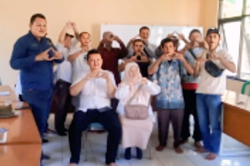 Foto bersama usai acara verifikasi di aula UPTD Dinas Pertanian Tomo, Rabu (16/7/2025).