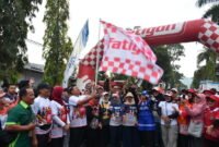 Mengambil titik start halaman Markas PMI Kabupaten Sumedang, ratusan peserta dari berbagai kalangan menempuh perjalanan sepanjang 7 kilometer. ( Dok.Hallojabar.com / Siti Kowati )