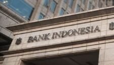 Dua pilar kebijakan ekonomi yang dituntut lebih selaras menghadapi perlambatan. (Dok. Bi.go.id)