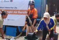 Kolaborasi Dinsos Kabupaten Bogor dan LAZ Rabbani memperkuat penanganan krisis air bersih melalui distribusi bantuan ke wilayah rawan kekeringan secara tepat sasaran dan berkelanjutan.(Dok. Dinsos Kabupaten Bogor)