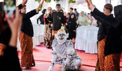 Lutung Kasarung: Pesan Cinta, Kesetiaan, dan Kekuatan Perempuan Sunda