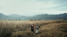 Gunung Tangkuban Parahu menjulang megah, saksi bisu dari legenda Sangkuriang yang abadi, mengingatkan kita pada kisah cinta terlarang dan konsekuensi moral yang terukir dalam lanskap budaya Sunda. Keindahan alam ini seolah menyimpan bisikan narasi kuno yang tak pernah pudar termakan zaman.