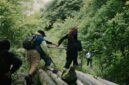 Pemandangan Hutan Lindung Ciremai yang hijau dan asri, menunjukkan kerapatan vegetasi pegunungan tropis yang menjadi habitat penting bagi berbagai satwa liar endemik. Keindahan alam ini merupakan aset berharga yang harus terus dijaga kelestariannya.