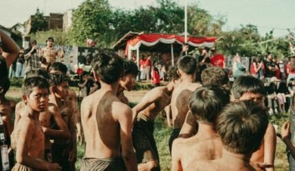Jejak Inovasi Kesehatan Jawa Barat: Dari Posyandu ke Era Digital