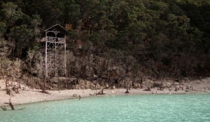 Kawah Putih Ciwidey: Pesona Alam Spektakuler yang Selalu Memikat Hati