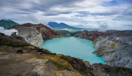 Kawah Putih: Pesona Magis Sang Danau Belerang di Bandung Selatan